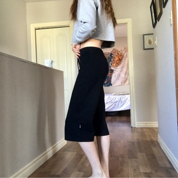 Roots Athletics wide-legged capris - Picture 3 of 6